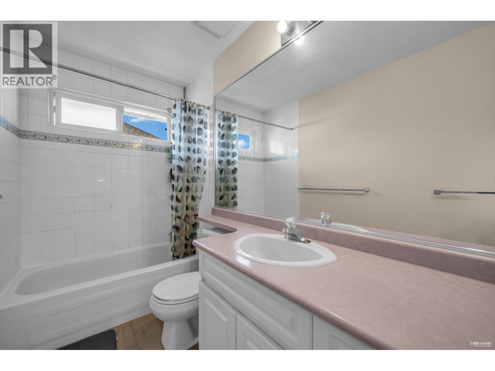 Photo 5 of 2140 Davies Court, Richmond BC