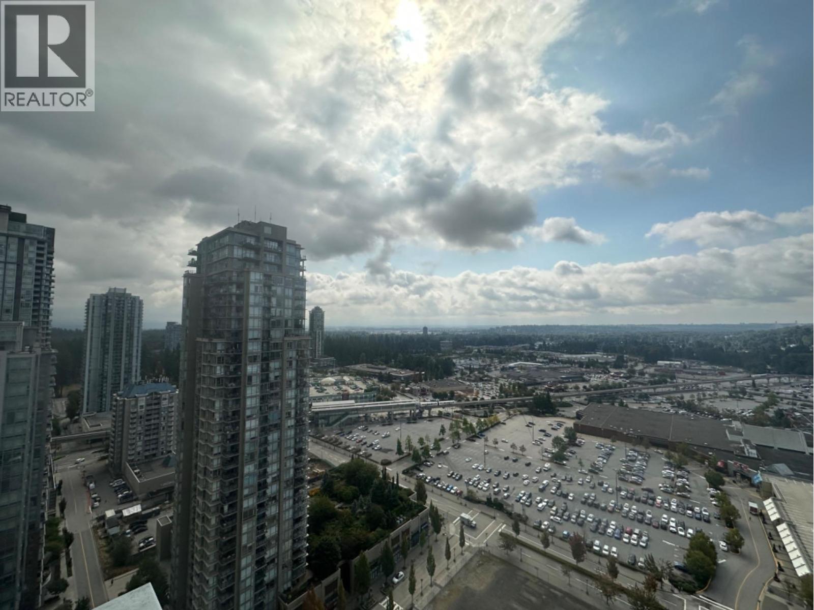 Photo 3 of 32nd 2975 Atlantic Avenue, Coquitlam BC