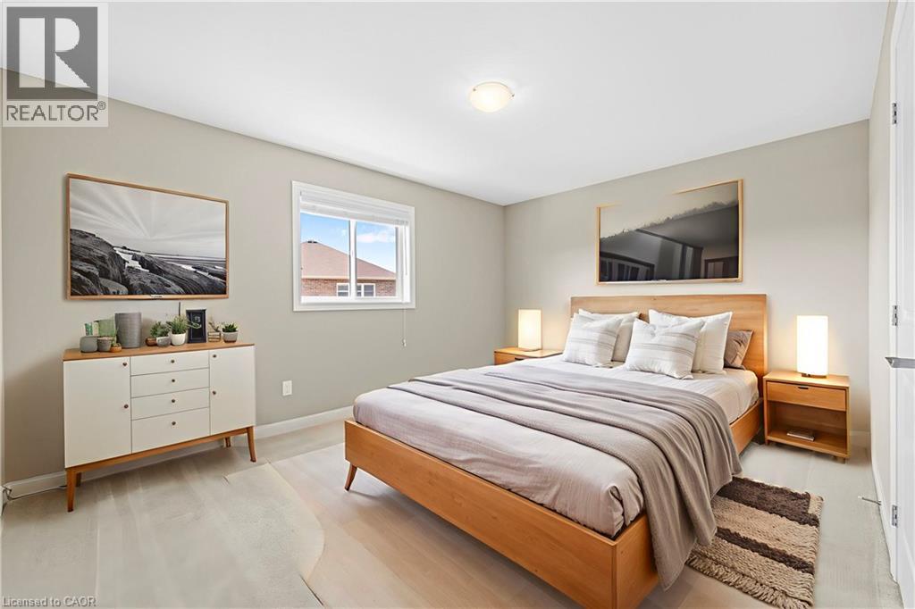 Photo 15 of 114 Lampman Drive, Grimsby ON