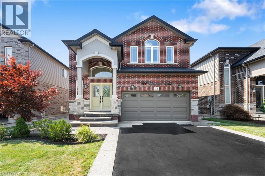 Photo 31 of 114 Lampman Drive, Grimsby ON