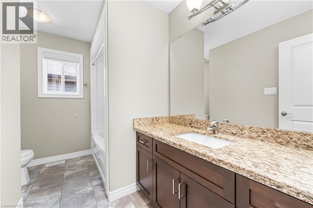 Photo 30 of 114 Lampman Drive, Grimsby ON