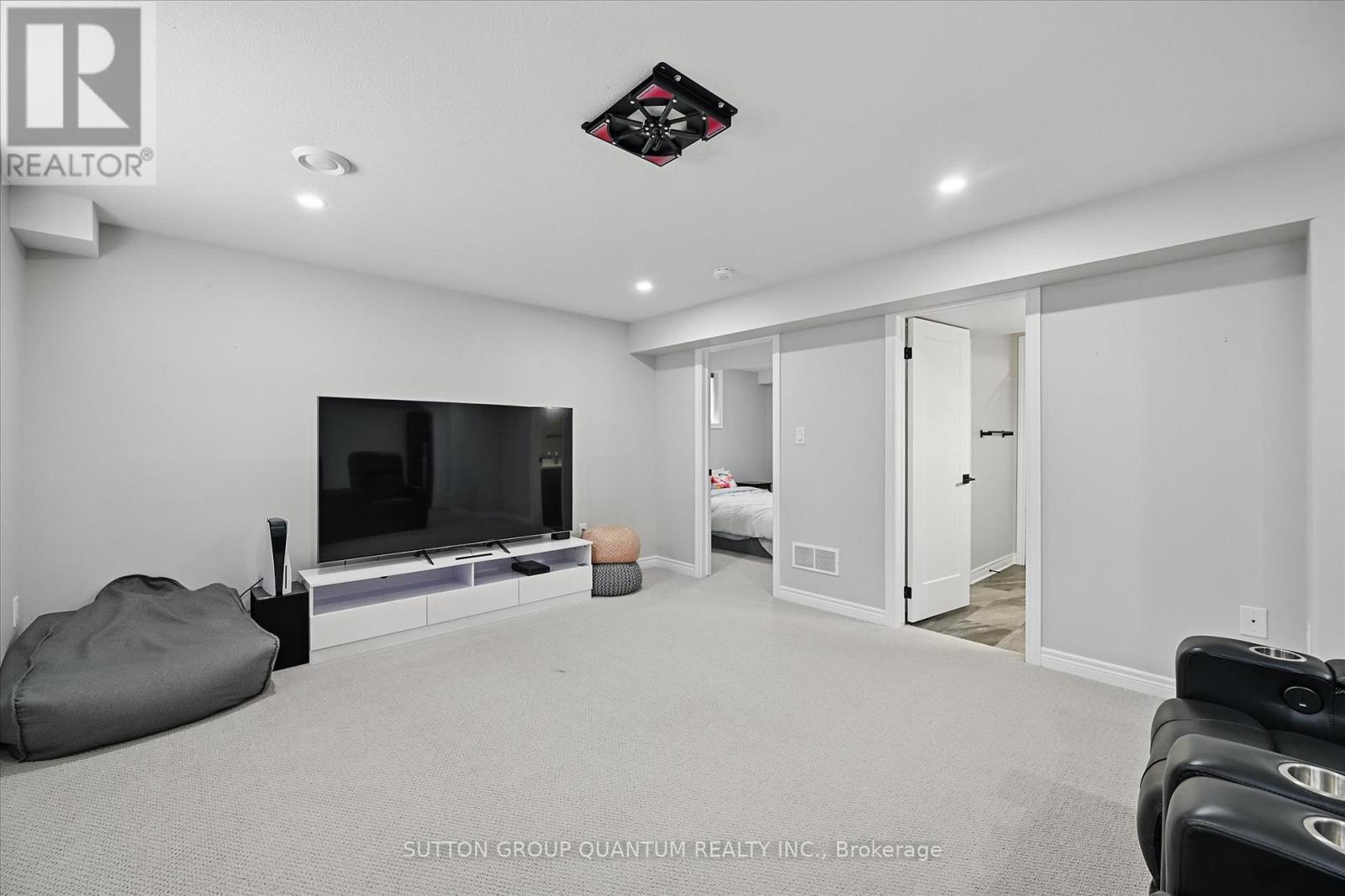 Photo 5 of 63 Berkshire Drive, St Catharines ON