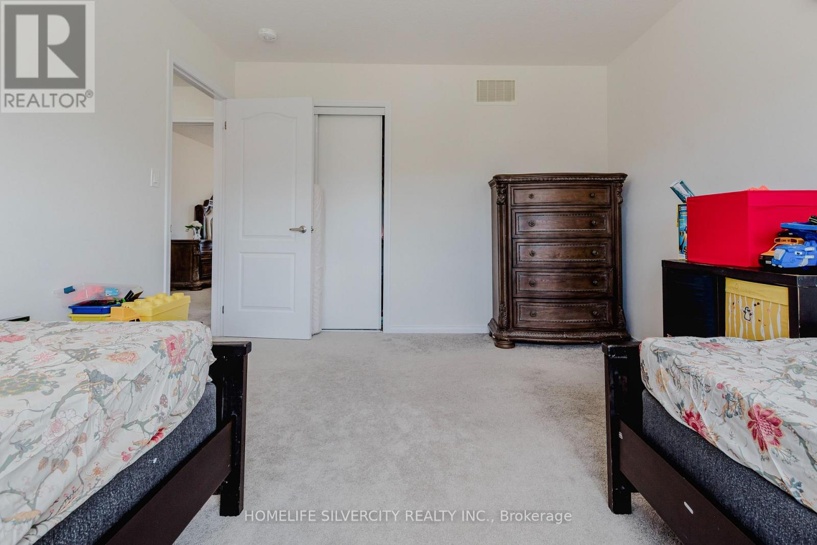 Photo 32 of 256 Bedrock Drive, Hamilton ON