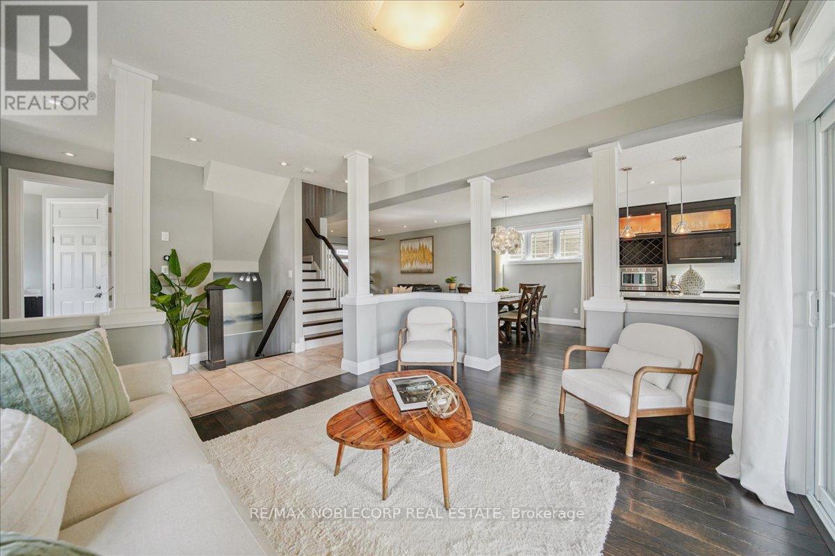 Photo 6 of 232 Maple Bush Drive, Cambridge ON