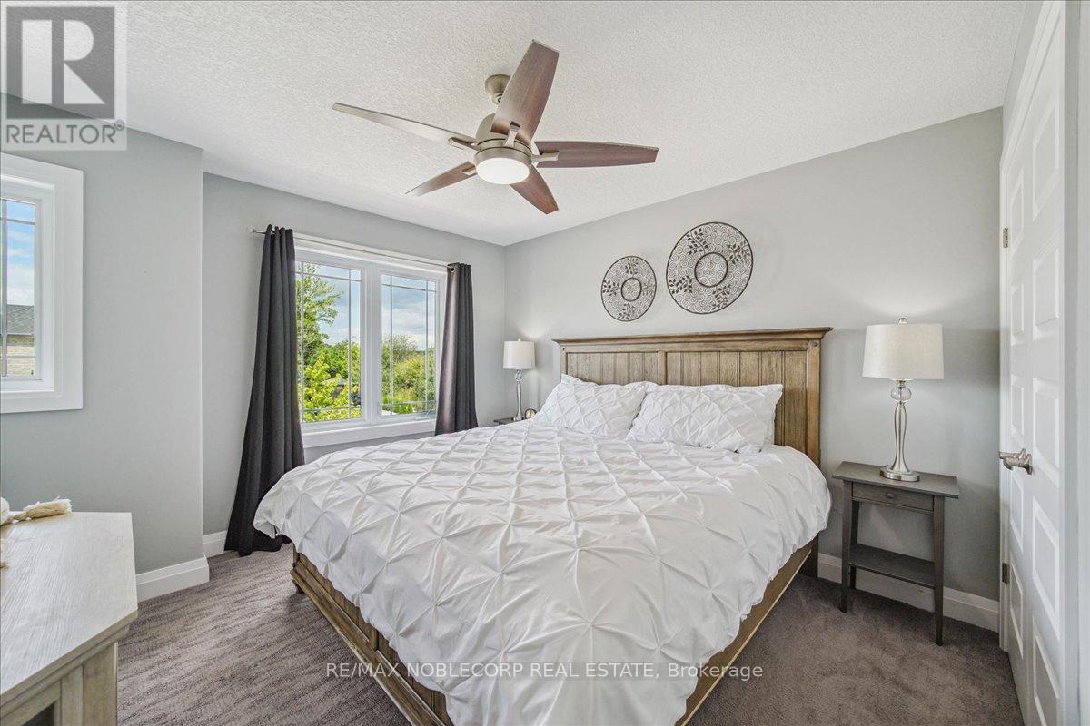 Photo 31 of 232 Maple Bush Drive, Cambridge ON
