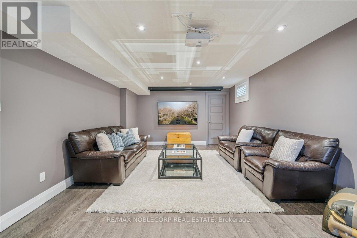 Photo 40 of 232 Maple Bush Drive, Cambridge ON