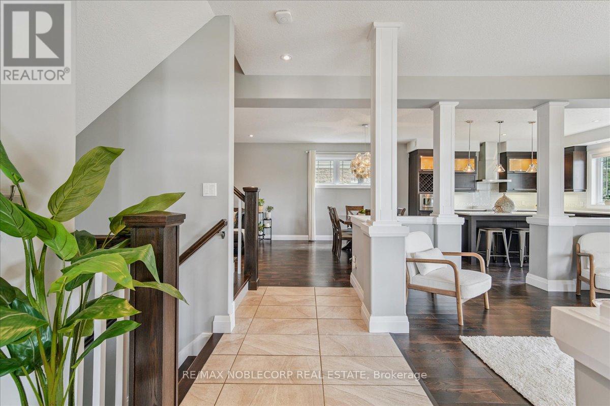 Photo 37 of 232 Maple Bush Drive, Cambridge ON