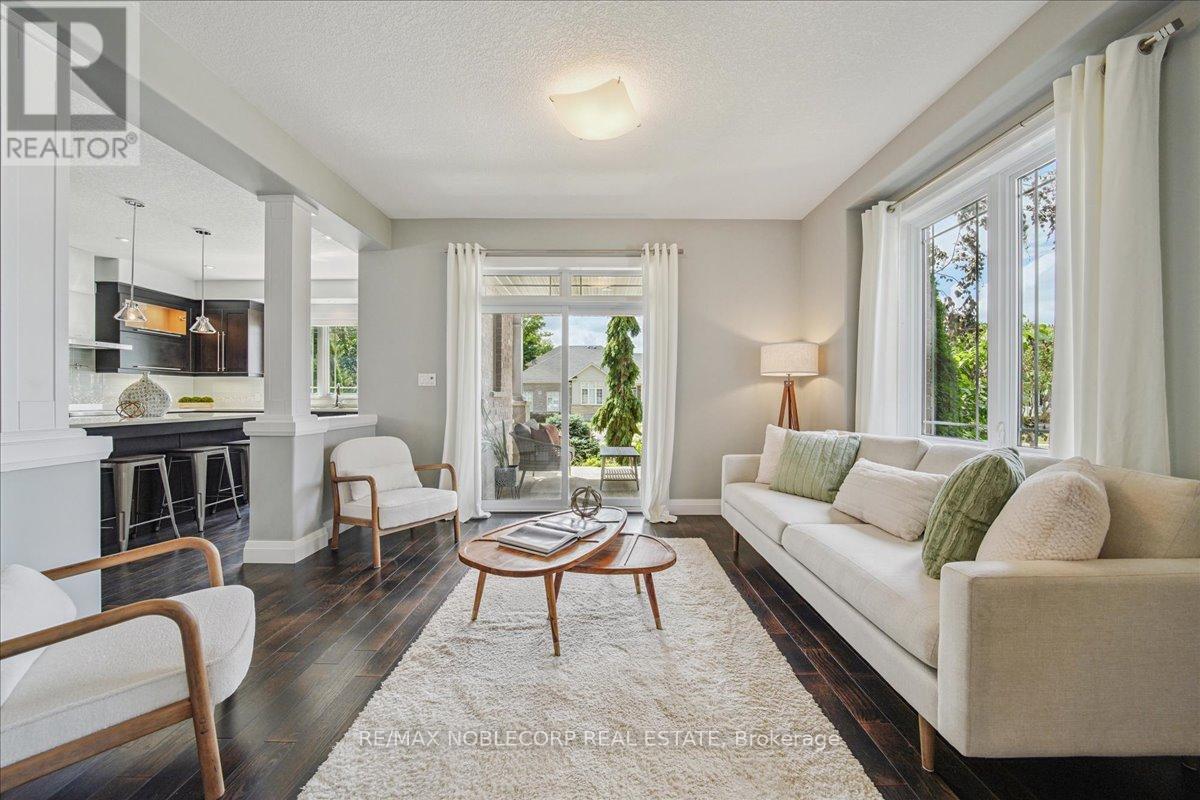 Photo 3 of 232 Maple Bush Drive, Cambridge ON