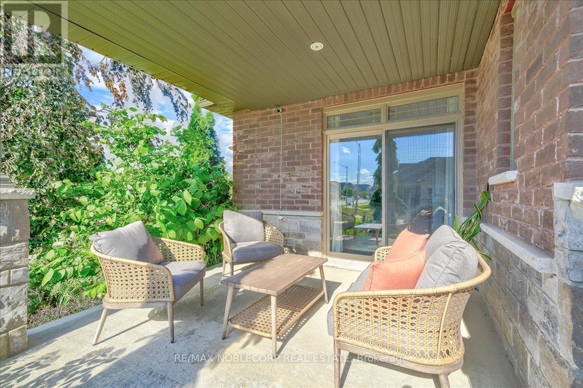 Photo 48 of 232 Maple Bush Drive, Cambridge ON