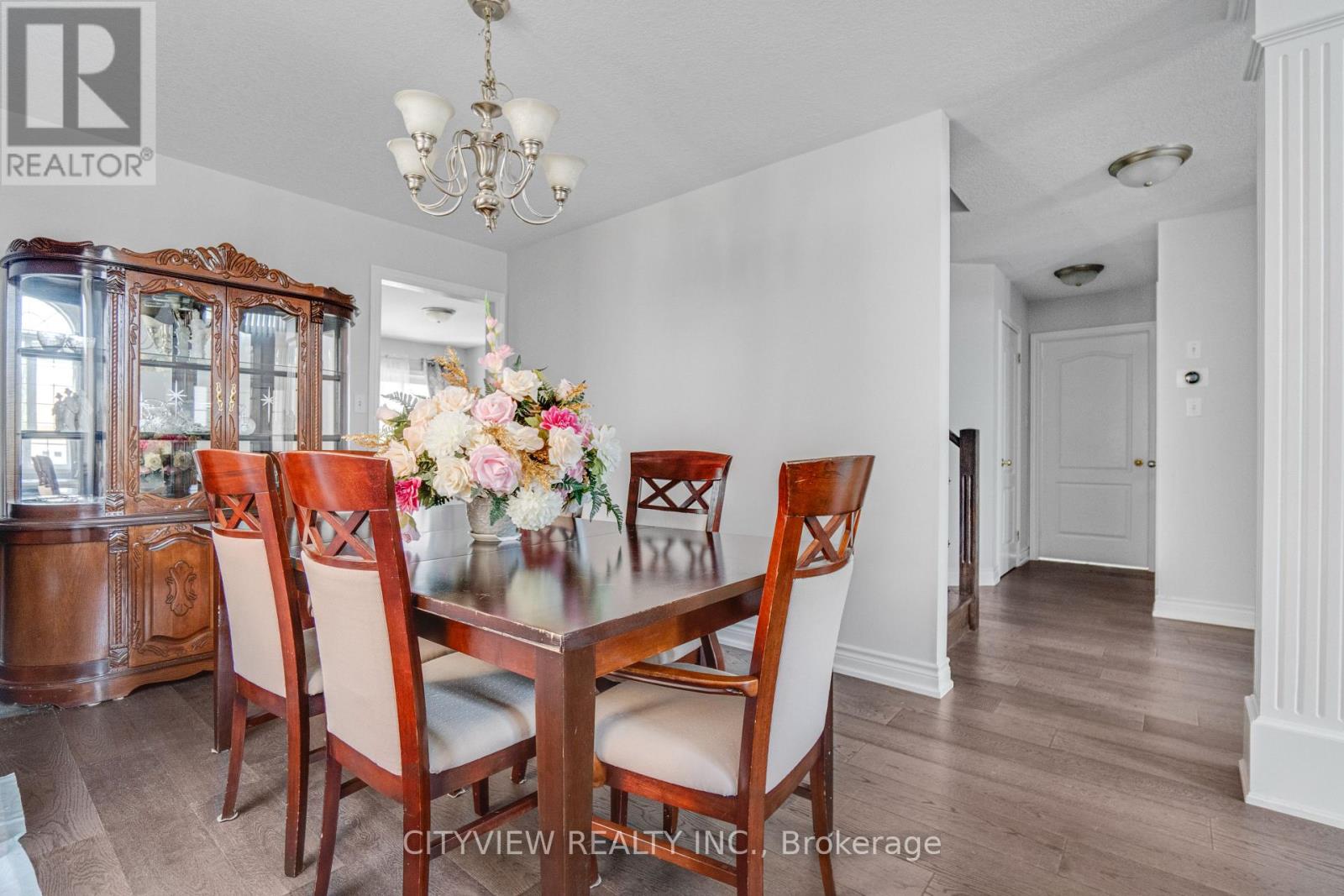 Photo 10 of 48 Nashville Circle, Hamilton ON