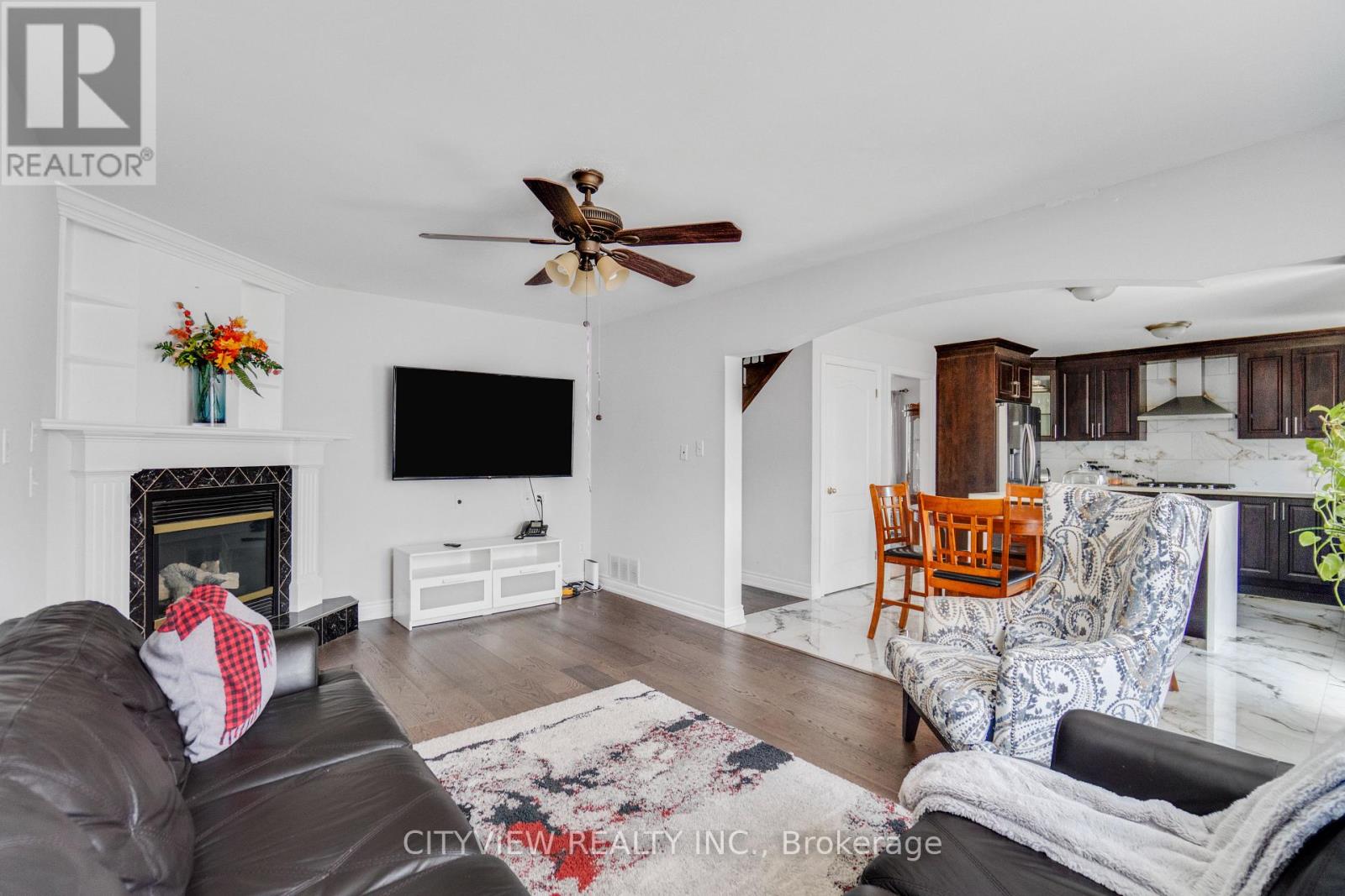 Photo 5 of 48 Nashville Circle, Hamilton ON