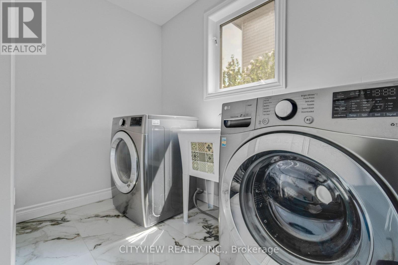 Photo 49 of 48 Nashville Circle, Hamilton ON