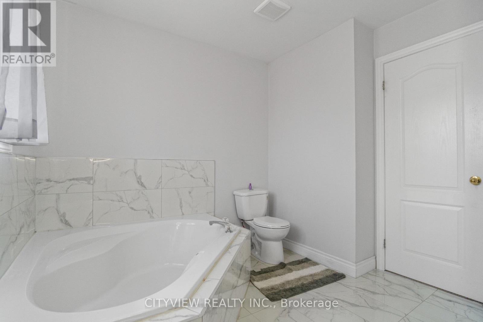 Photo 6 of 48 Nashville Circle, Hamilton ON