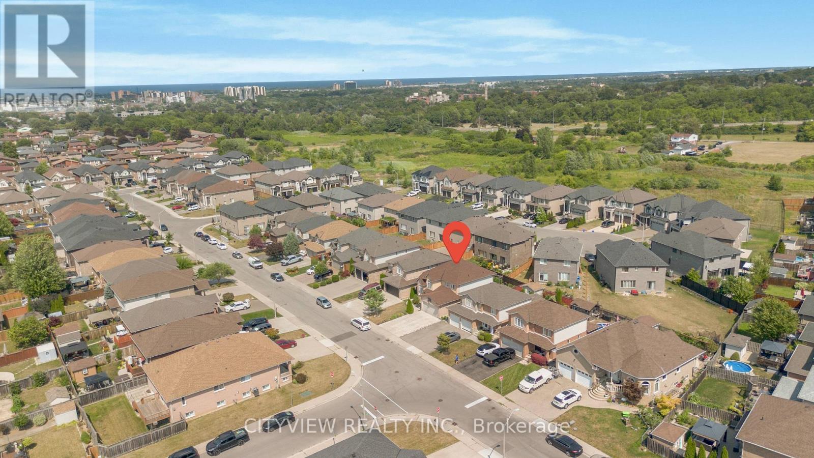 Photo 9 of 48 Nashville Circle, Hamilton ON