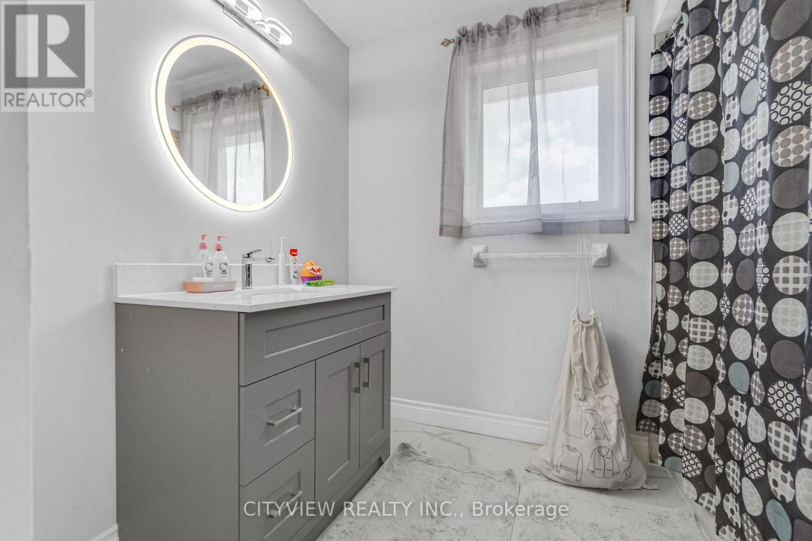 Photo 29 of 48 Nashville Circle, Hamilton ON