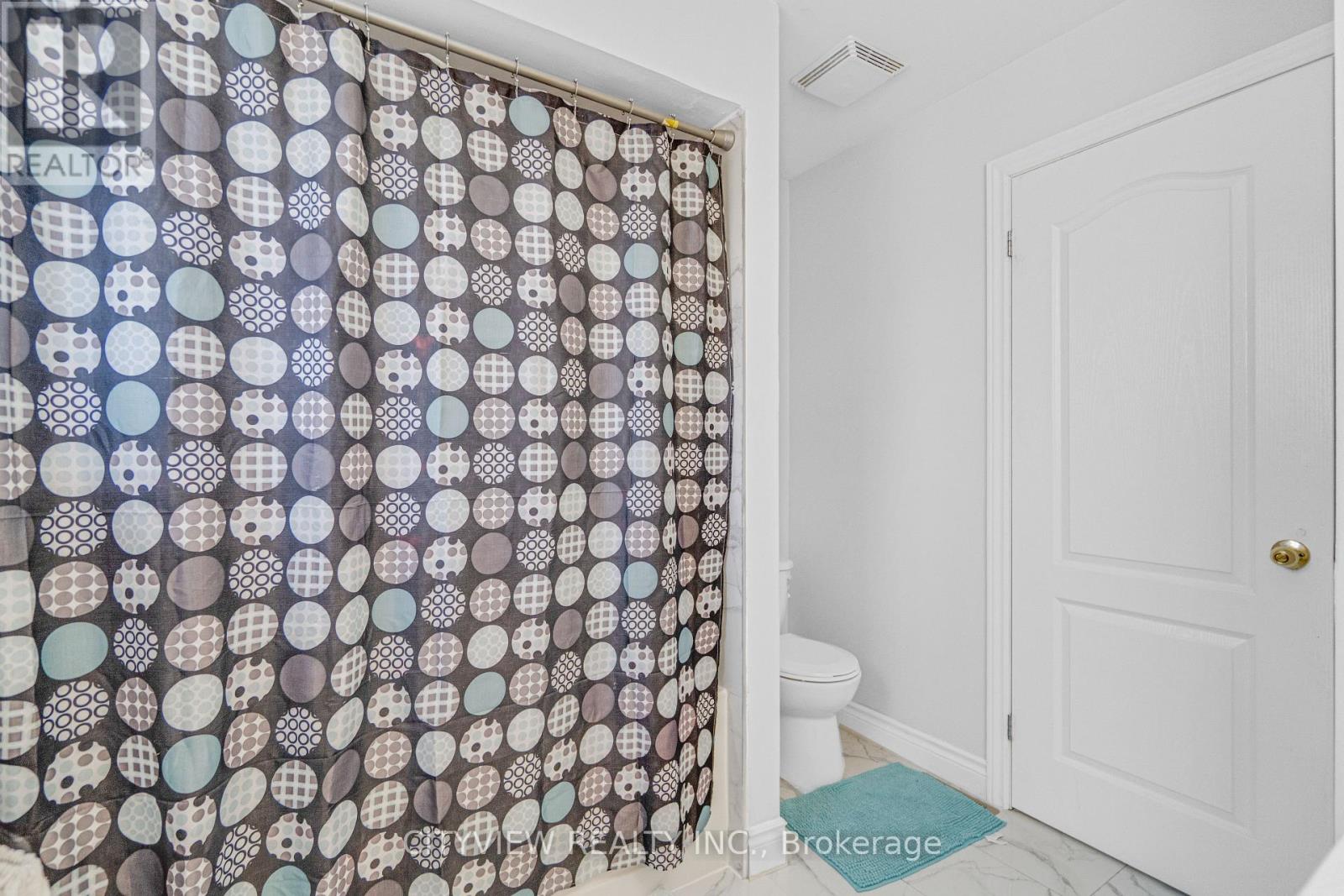 Photo 15 of 48 Nashville Circle, Hamilton ON