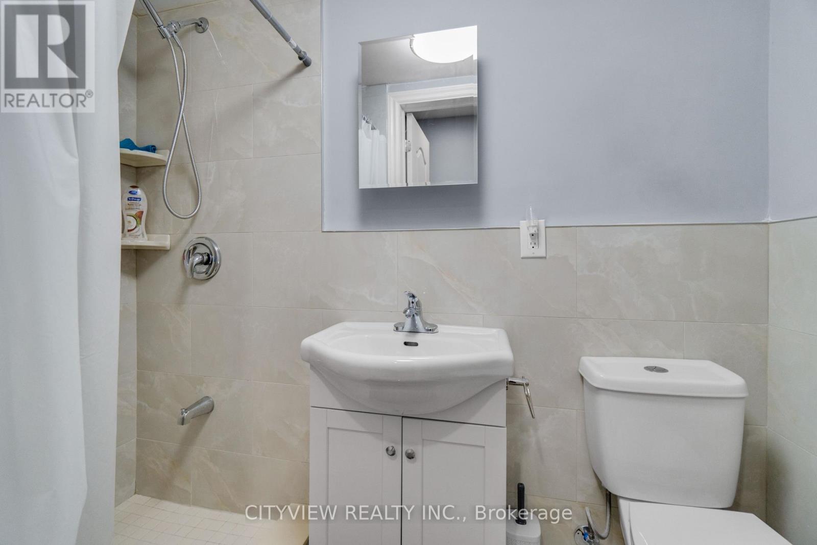Photo 1 of 48 Nashville Circle, Hamilton ON