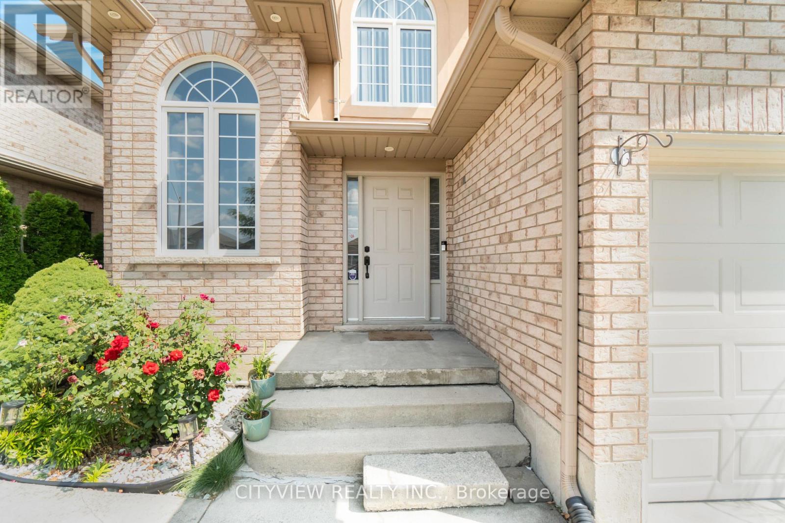 Photo 11 of 48 Nashville Circle, Hamilton ON