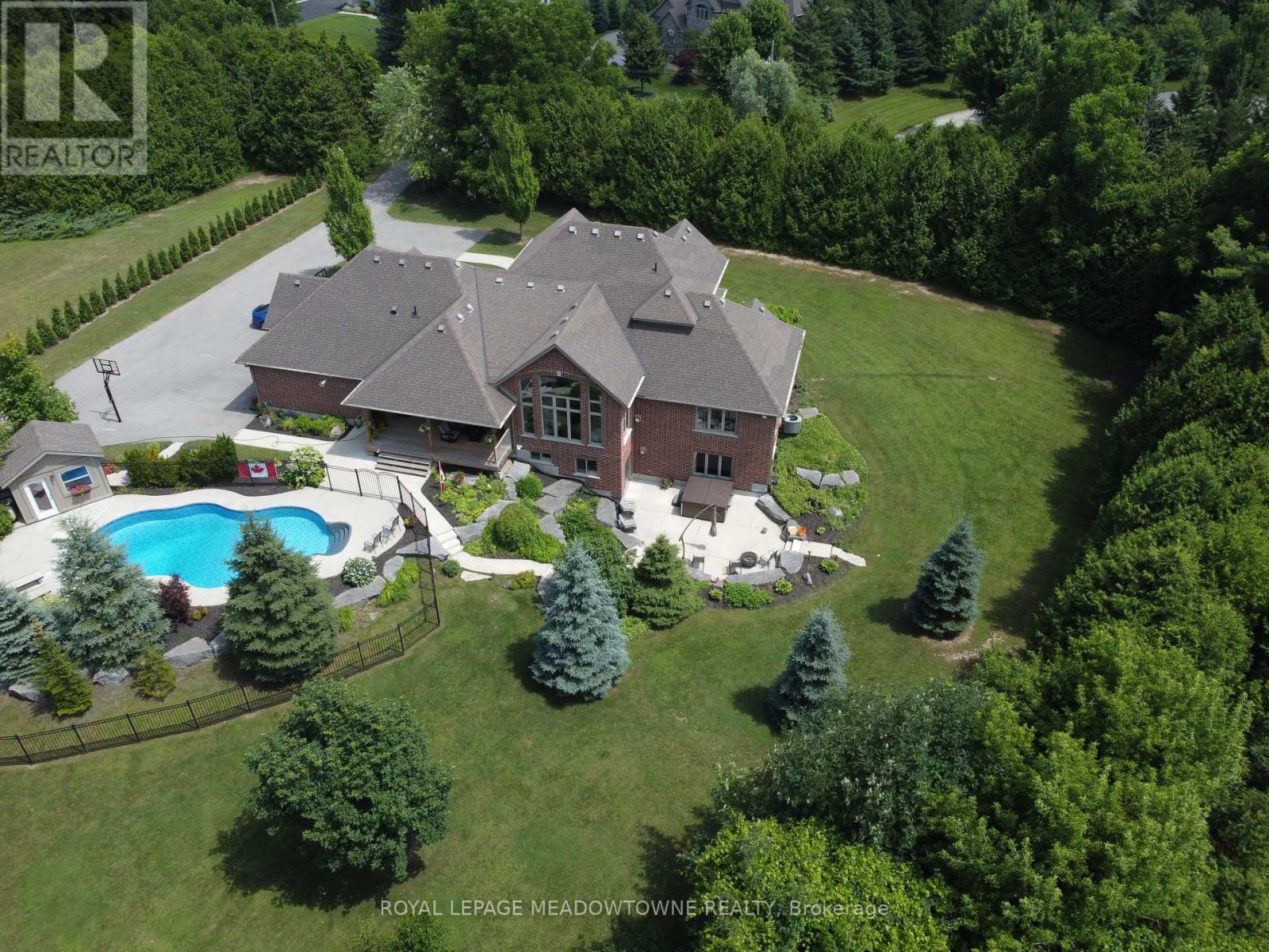 Photo 4 of 7412 Boyce Drive, Puslinch ON