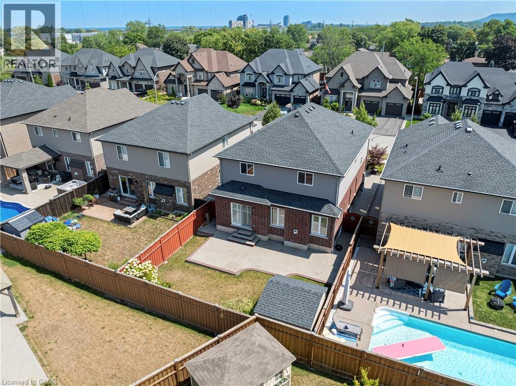 Photo 23 of 114 Lampman Drive, Grimsby ON