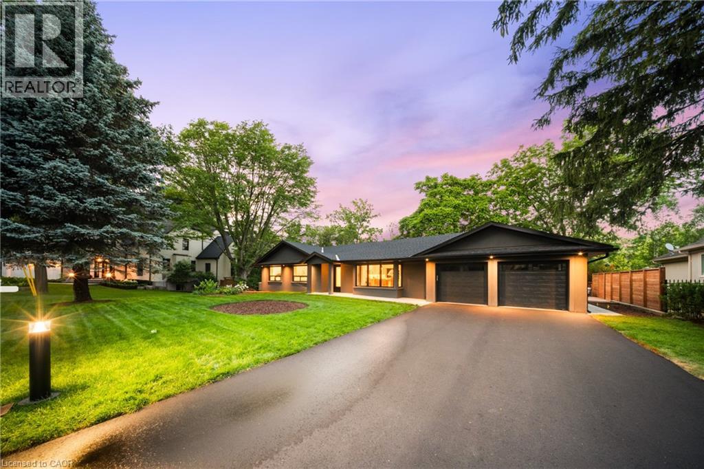 Photo 2 of 201 Trelawn Avenue, Oakville ON