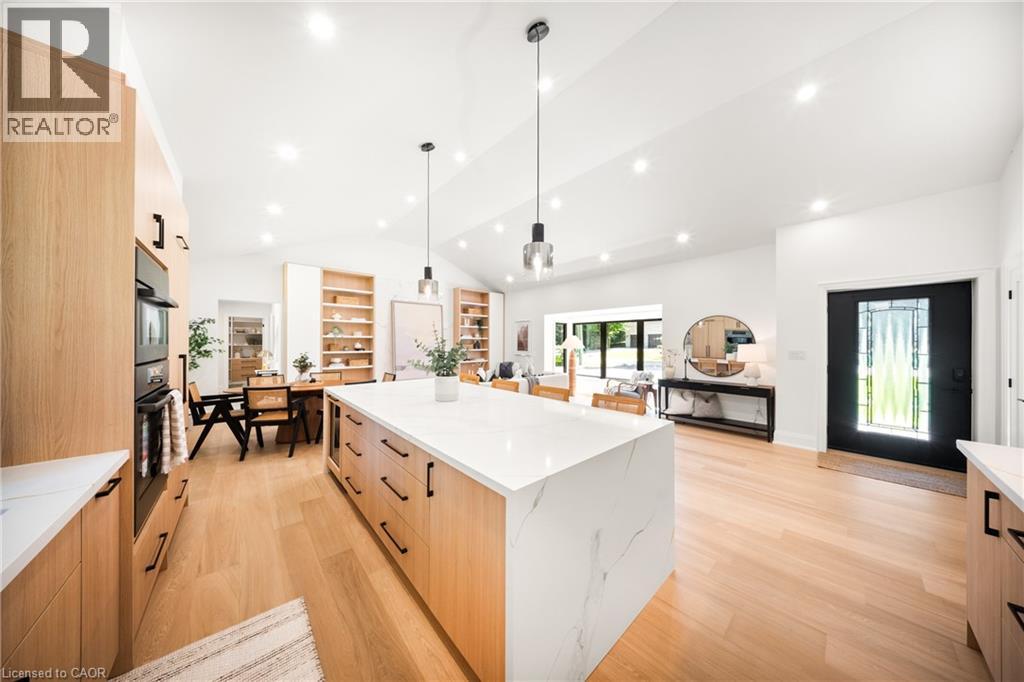 Photo 9 of 201 Trelawn Avenue, Oakville ON