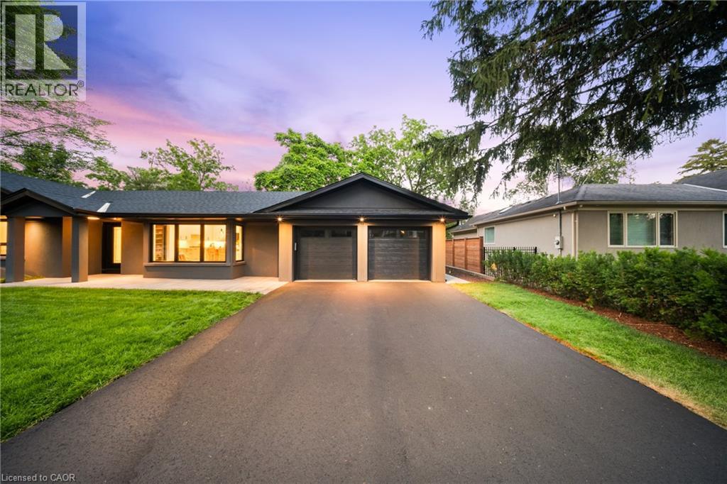 Photo 3 of 201 Trelawn Avenue, Oakville ON
