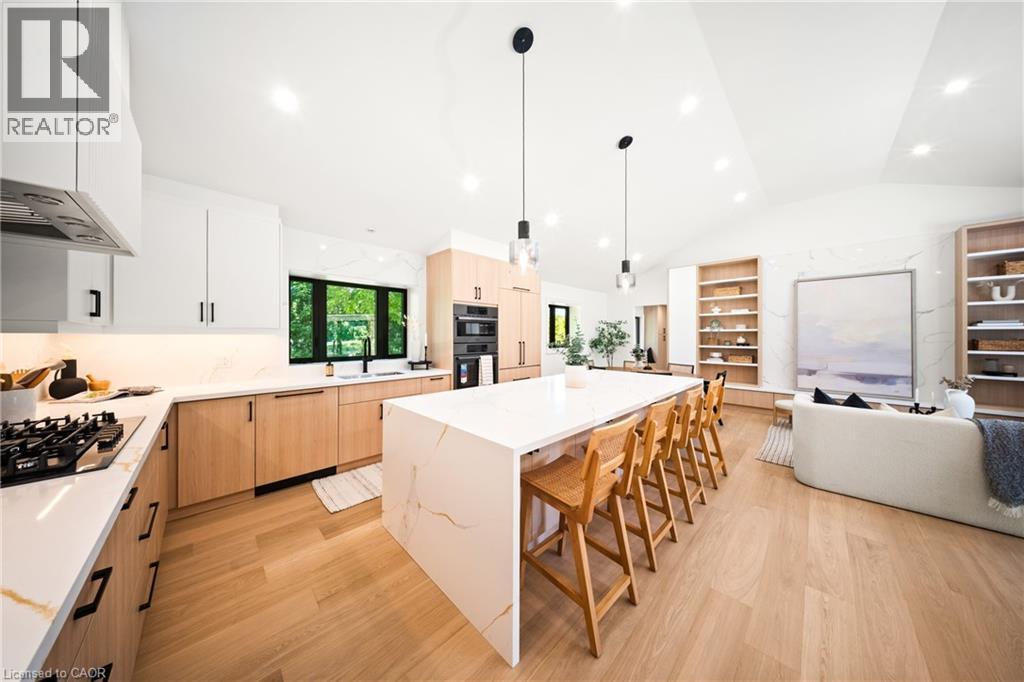 Photo 10 of 201 Trelawn Avenue, Oakville ON
