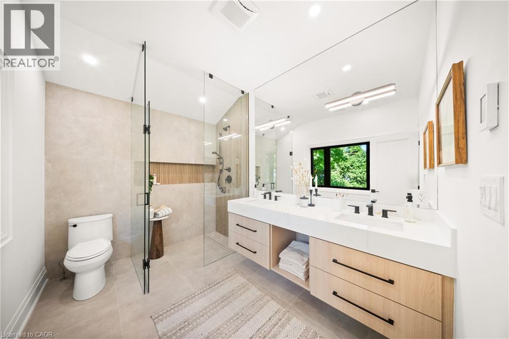 Photo 18 of 201 Trelawn Avenue, Oakville ON