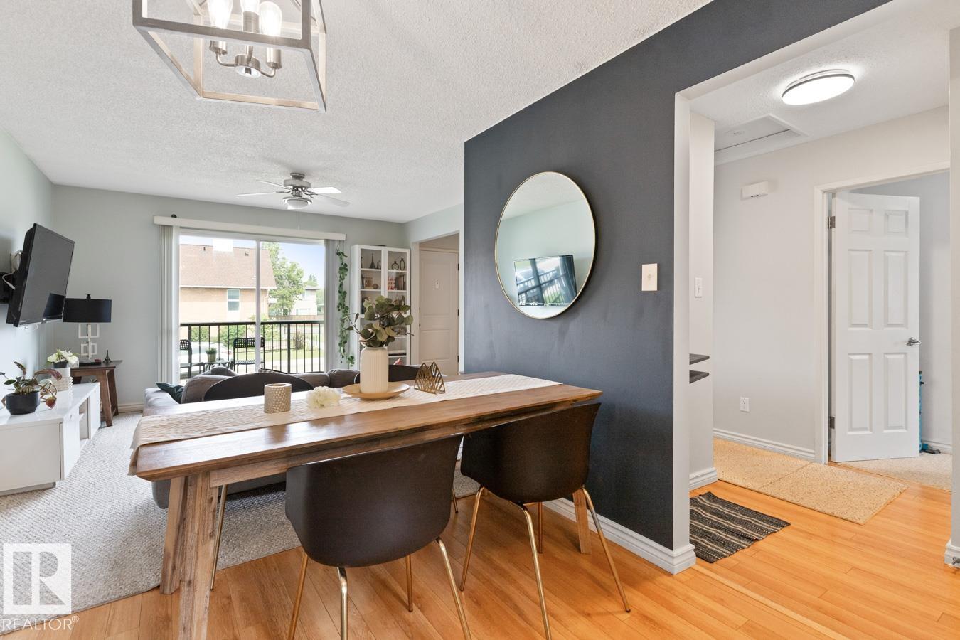 Photo 12 of 8735 92 Av Nw, Edmonton AB