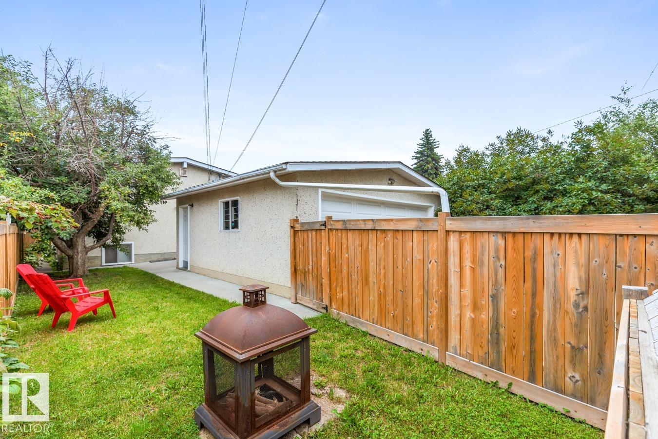 Photo 20 of 8735 92 Av Nw, Edmonton AB