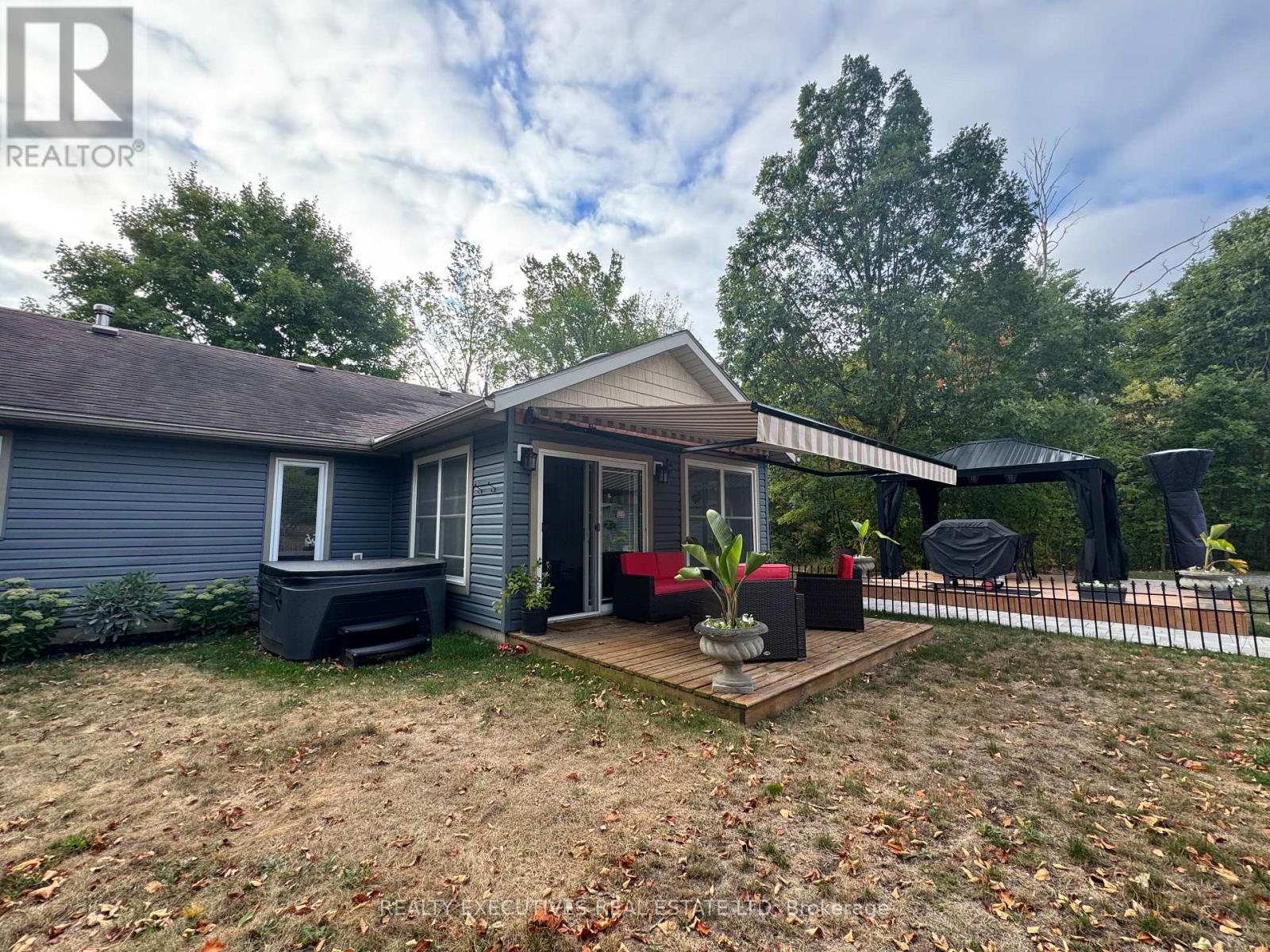 Photo 13 of 836 Narrow Locks Road Nw, Rideau Lakes ON