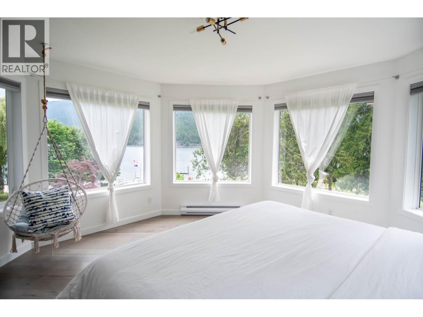 Photo 4 of 4161 Heroux Road, Nelson BC