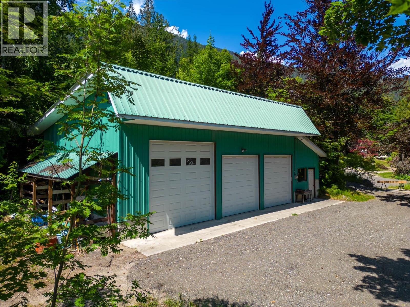 Photo 25 of 4161 Heroux Road, Nelson BC