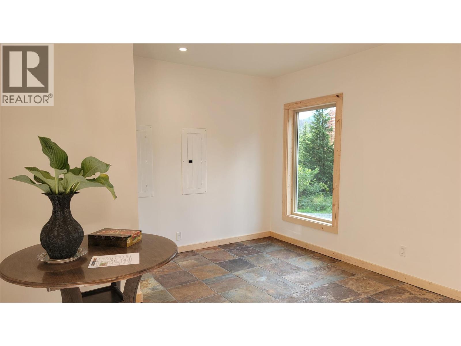  4141 Meadow Creek (Forest Service) Road, Celista