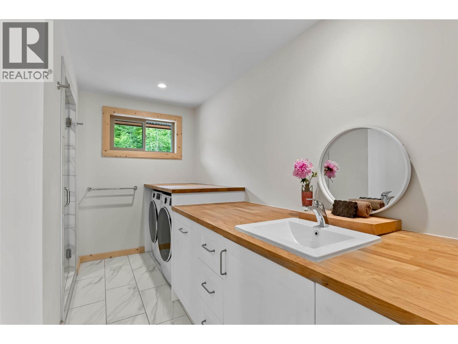  4141 Meadow Creek (Forest Service) Road, Celista