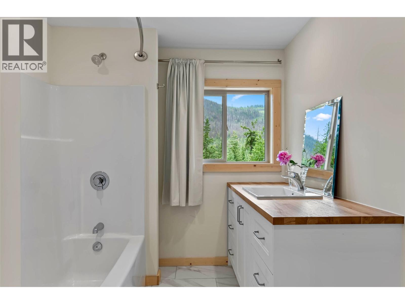  4141 Meadow Creek (Forest Service) Road, Celista