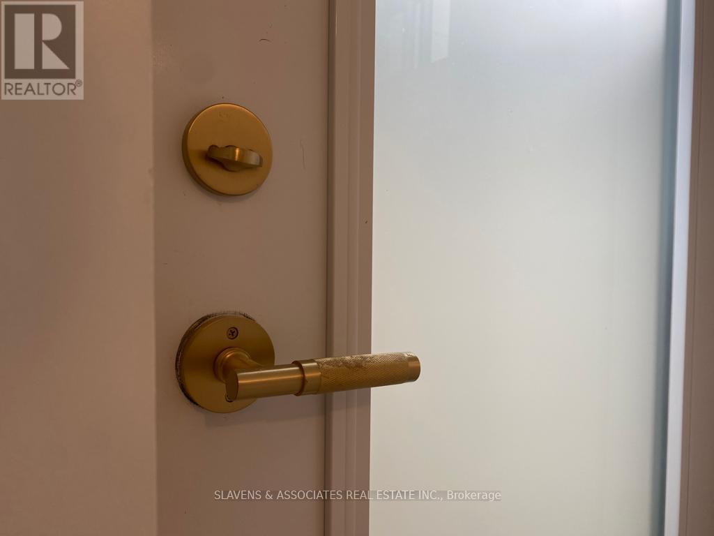 Photo 4 of Bsmt 976 Glencairn Avenue, Toronto ON
