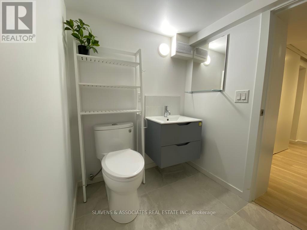 Photo 6 of Bsmt 976 Glencairn Avenue, Toronto ON