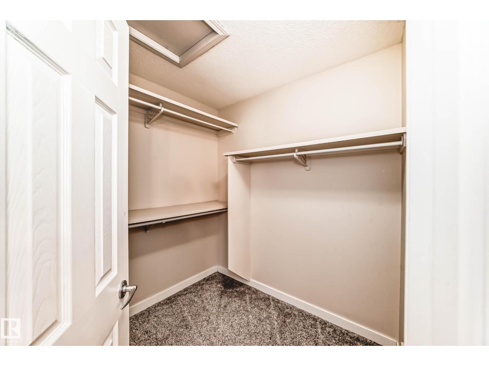 Photo 11 of 5505 206 A St Nw Nw, Edmonton AB