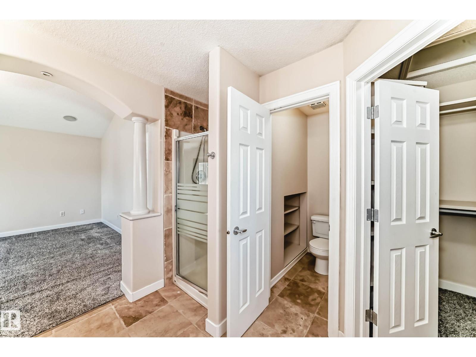 Photo 10 of 5505 206 A St Nw Nw, Edmonton AB
