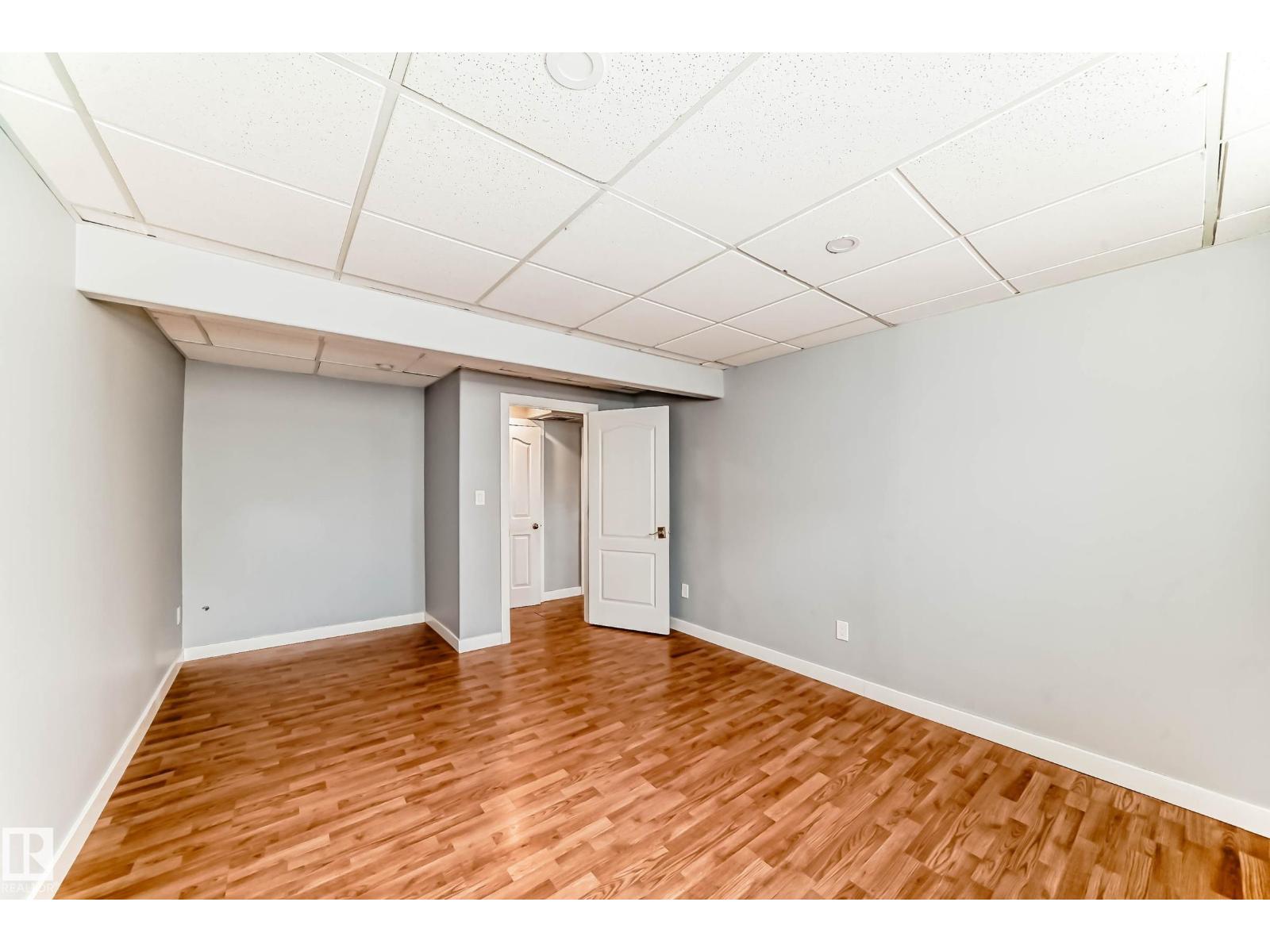 Photo 21 of 5505 206 A St Nw Nw, Edmonton AB