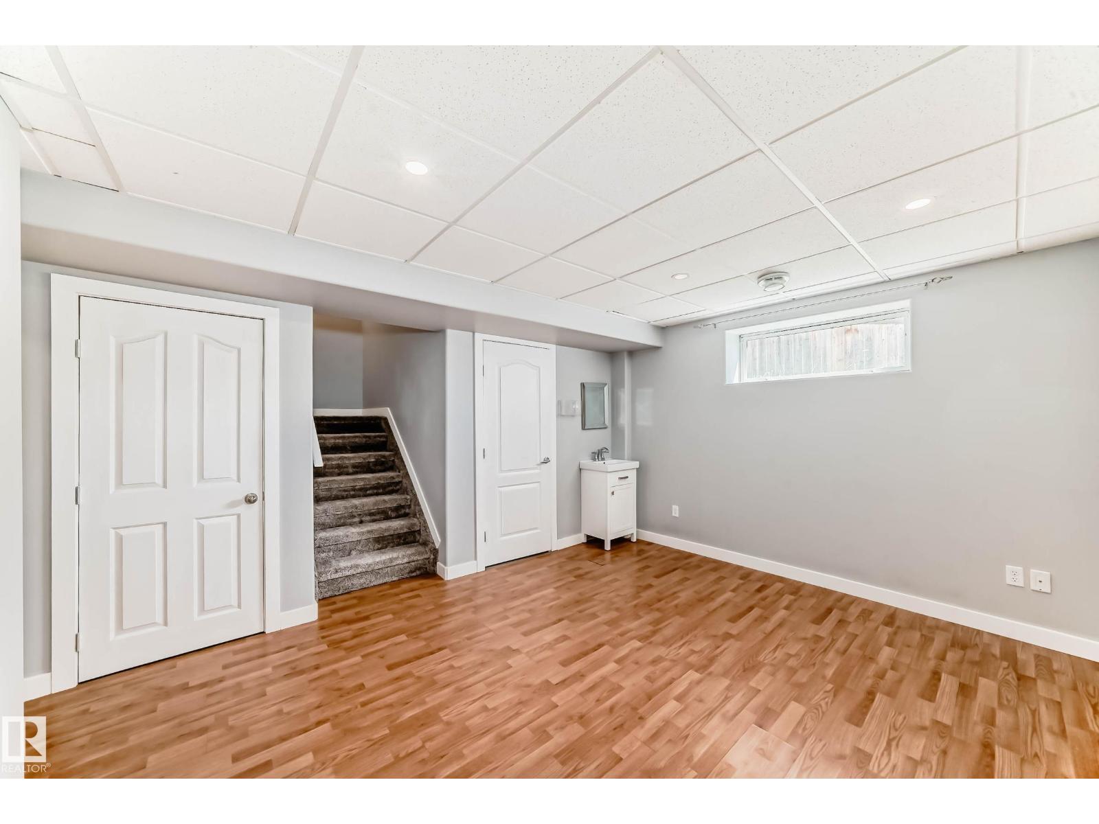 Photo 31 of 5505 206 A St Nw Nw, Edmonton AB