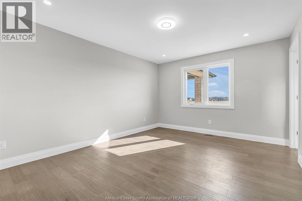 Photo 2 of 123 Kingsbridge Drive, Amherstburg ON