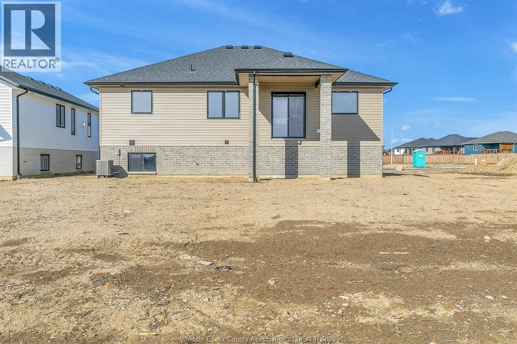 Photo 18 of 123 Kingsbridge Drive, Amherstburg ON
