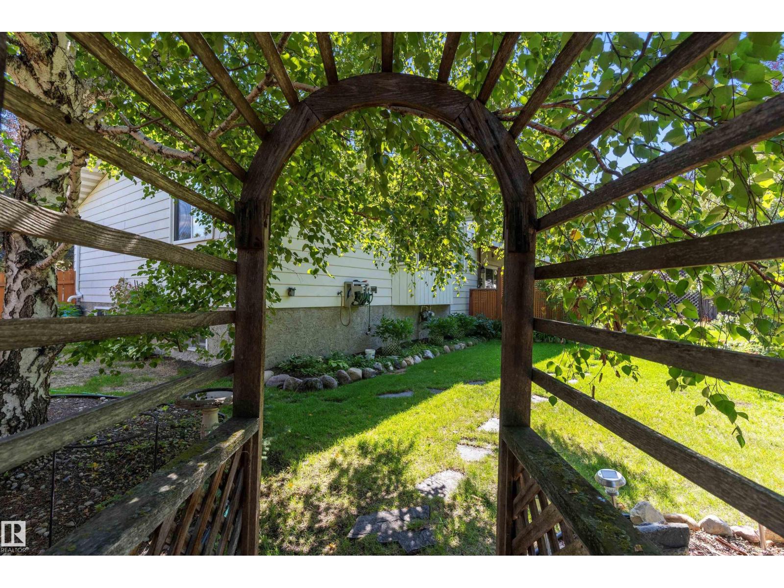 Photo 42 of 3112 109 St Nw, Edmonton AB