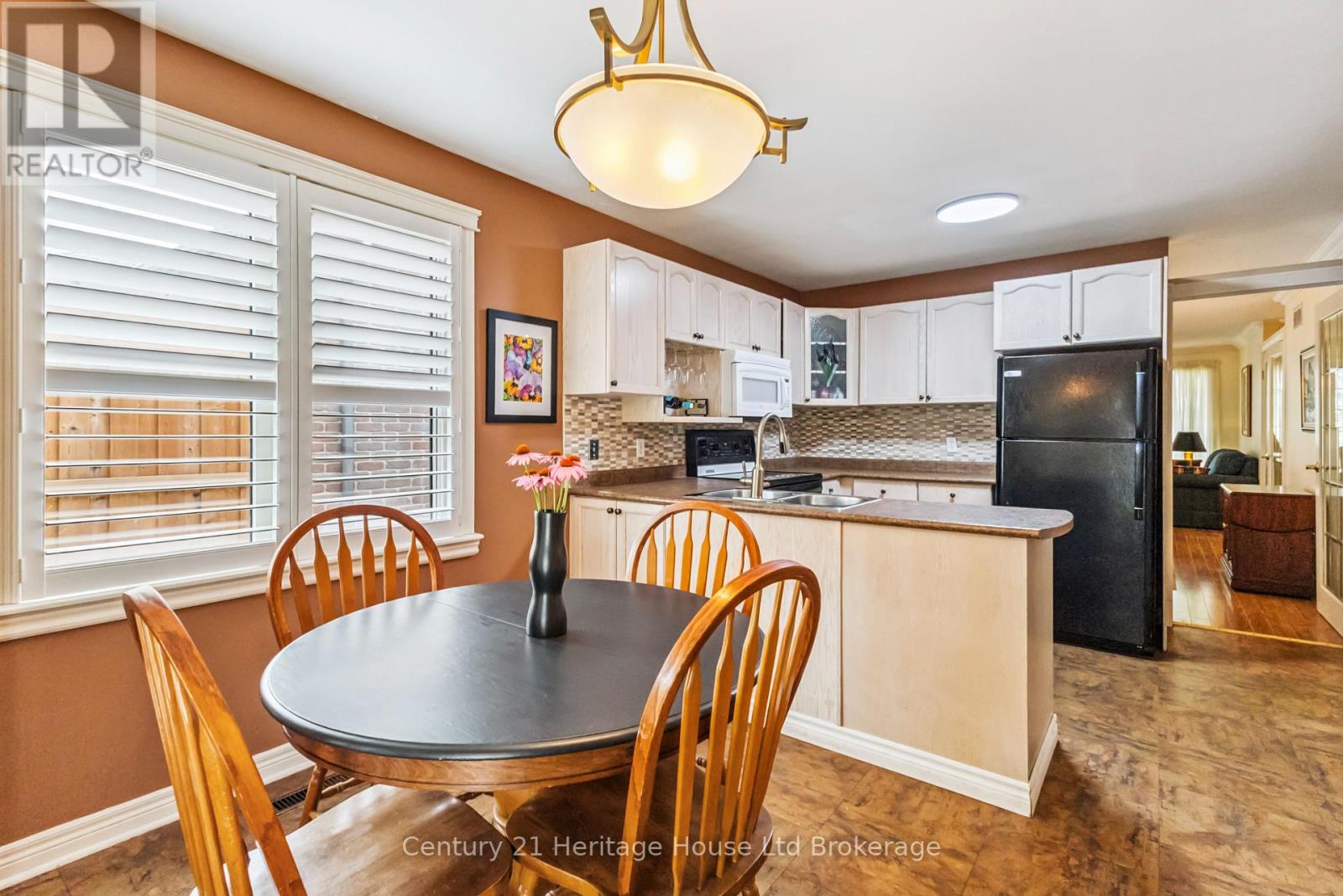 Photo 20 of 739 Thornwood Drive, London North ON