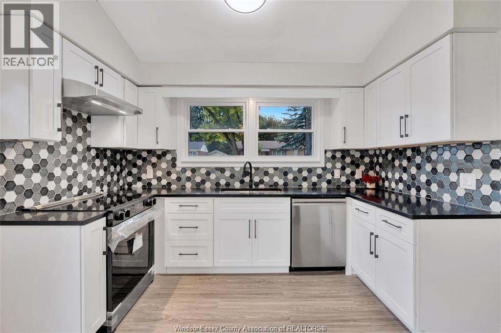 Photo 16 of 3532 Virginia Park, Windsor ON