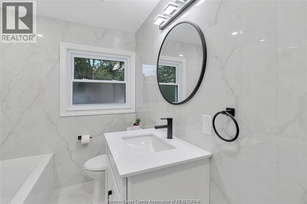 Photo 6 of 3532 Virginia Park, Windsor ON