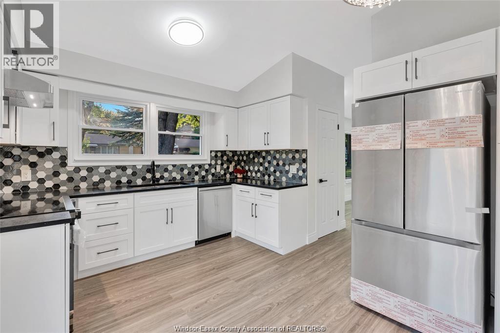 Photo 14 of 3532 Virginia Park, Windsor ON